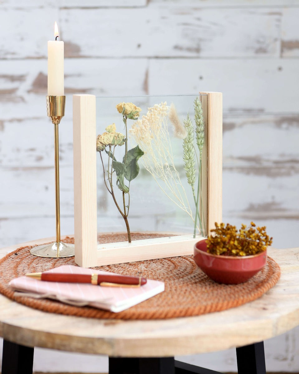 Houten standaard voor droogbloemen etc. 21cm hoog - 1 st